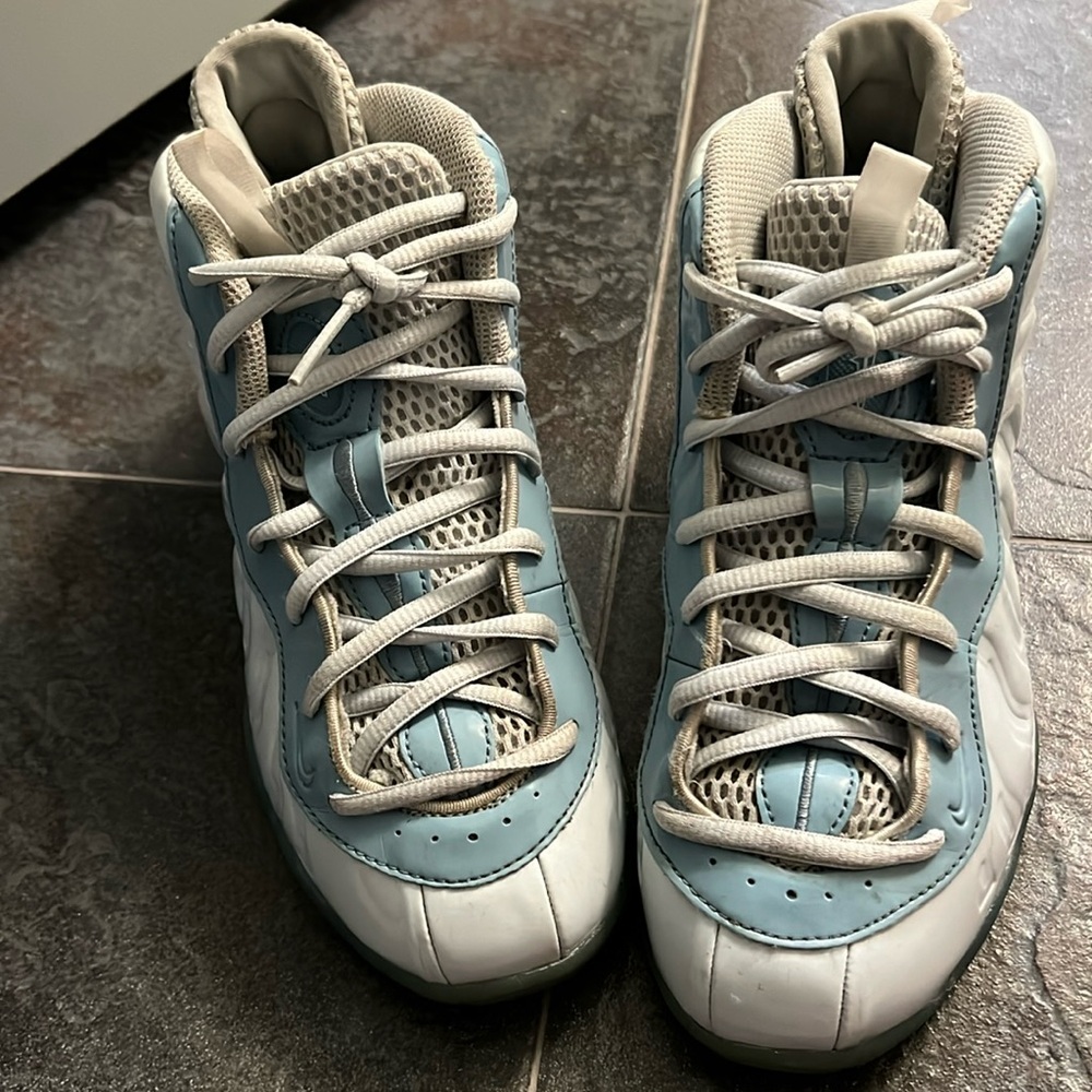 Baby blue foamposites